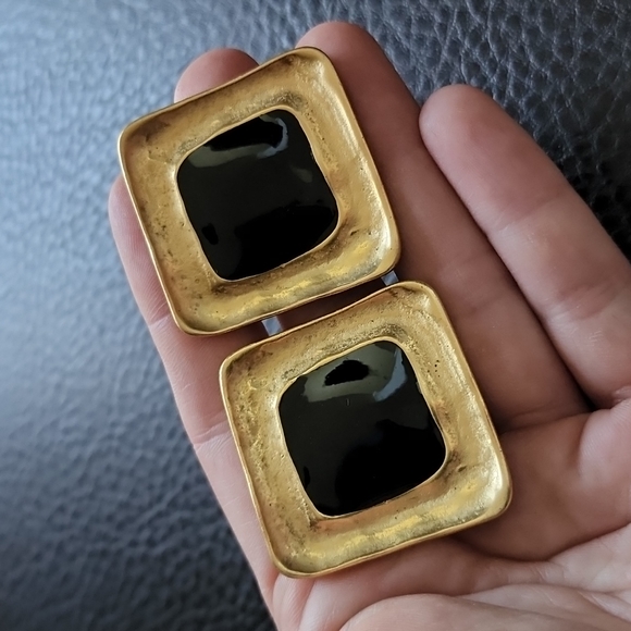 VTG clip on earrings - Picture 3 of 6